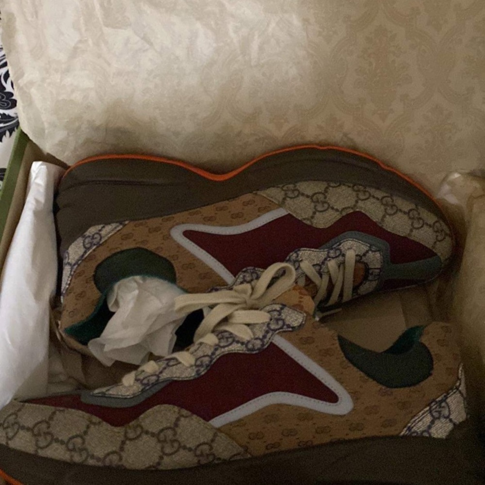 Men Gucci shoes worn once